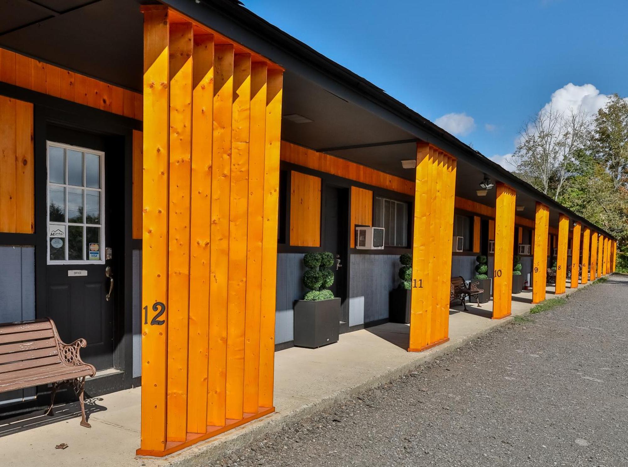 Matterhorns Hunter Lodge Exterior photo